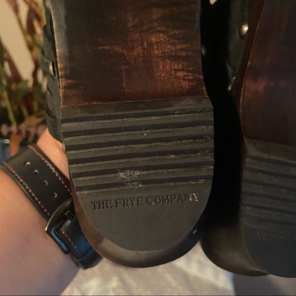 Frye Clogs Womens Size 5.5 Black Leather Clara Campus Studded Clogs - Picture 9 of 13